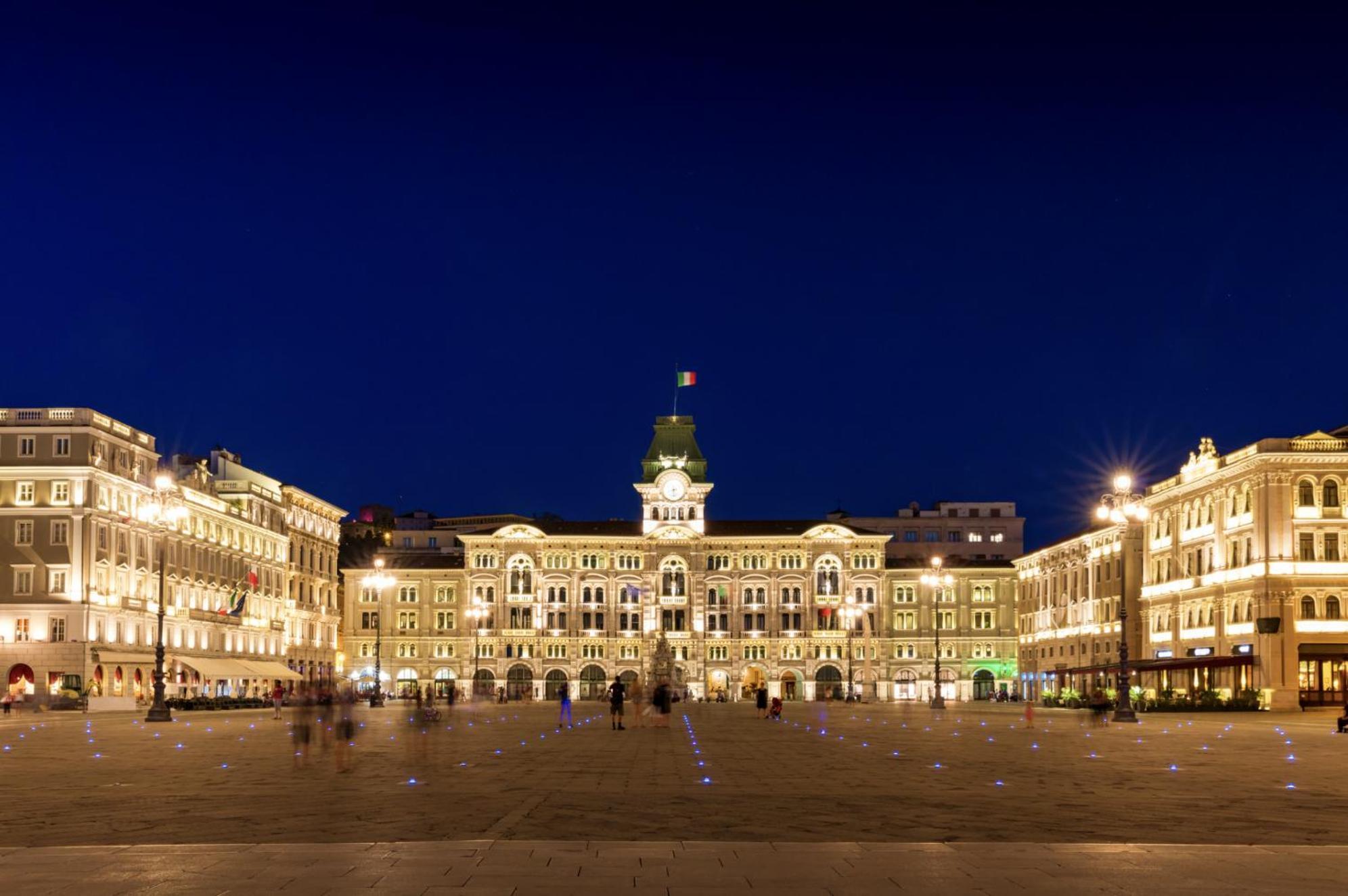 Appartamento Piazza Unita D'Italia - Free Wifi Trieste Esterno foto