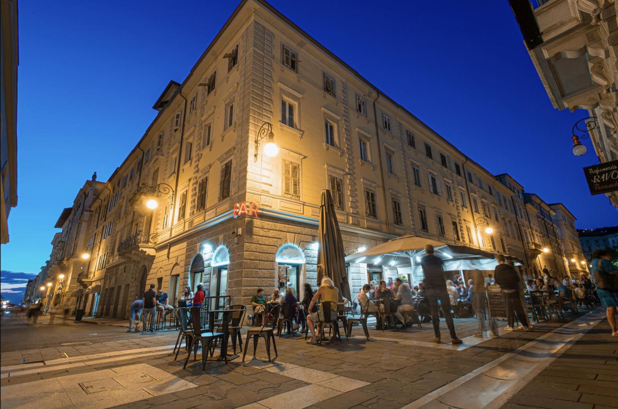 Appartamento Piazza Unita D'Italia - Free Wifi Trieste Esterno foto